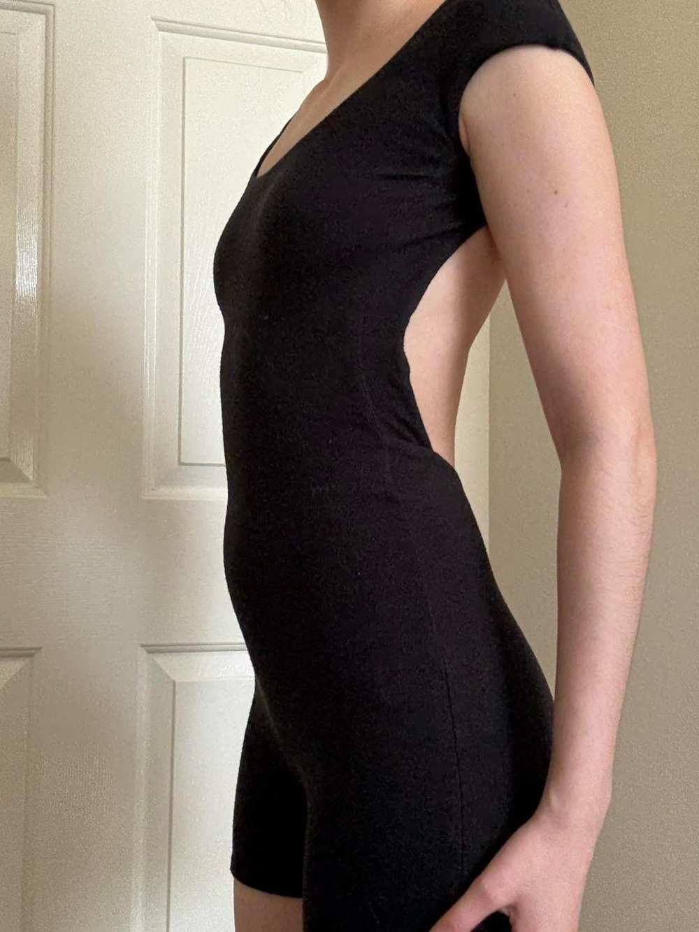 ARE YOU AM I Black Short Sleeve Romper - Picture 4 of 6